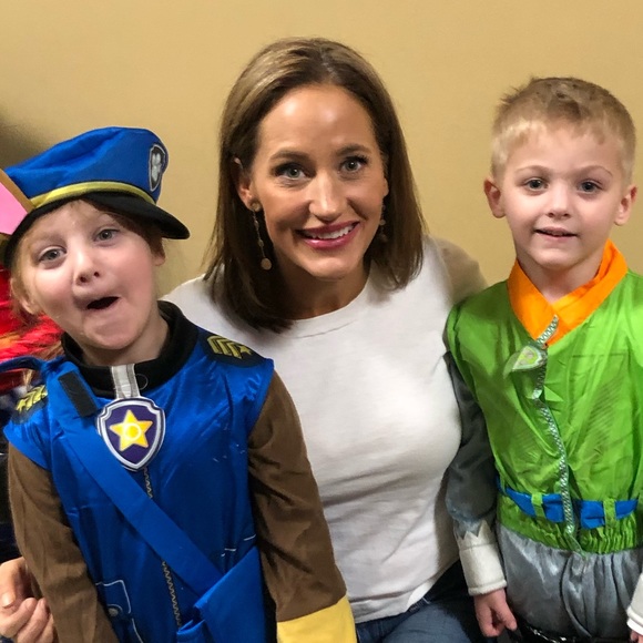 Meet your Posher, Sara - Picture 2 of 4